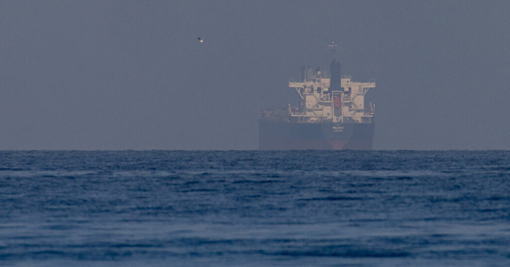 Navy Warships Cross Hormuz Strait for Mine-Clearing Work, U.S. Says