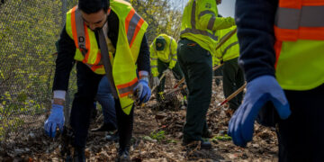 Mamdani, Leaning Into ‘Sewer Socialism,’ Gets His Hands Dirty