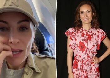 Broadway star moans about not getting recognized on flight full of theater kids