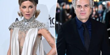 Kate Beckinsale says Mark Ruffalo benefits from ‘having a penis’ after agent fires her, keeps him