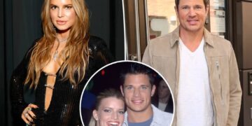 Exes Jessica Simpson and Nick Lachey have awkward run-in on flight to Hawaii