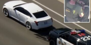 Elite cop caught swiping on dating app during fatal standoff where Batman-like gadget deployed