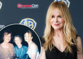 Nicole Kidman recalls being alone in Venice the night she learned her mom had died