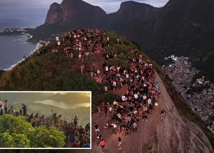 200 tourists trapped on Rio de Janeiro mountain after shootout between cops, gangbangers 
