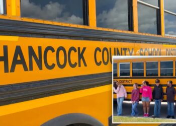 Mississippi middle school students stop bus after driver passes out