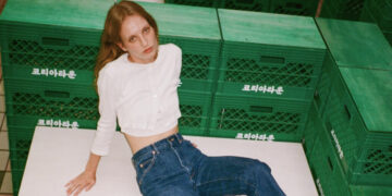 She Invented a Dark Tale About Fame, Fandom and Young Women