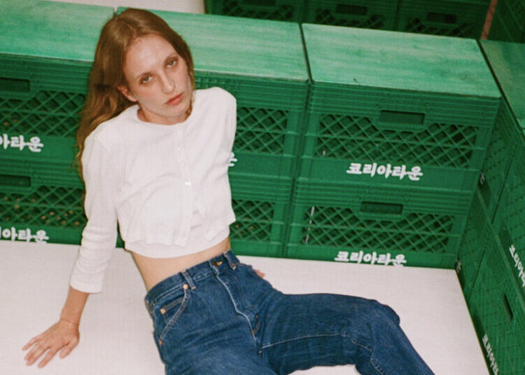 She Invented a Dark Tale About Fame, Fandom and Young Women