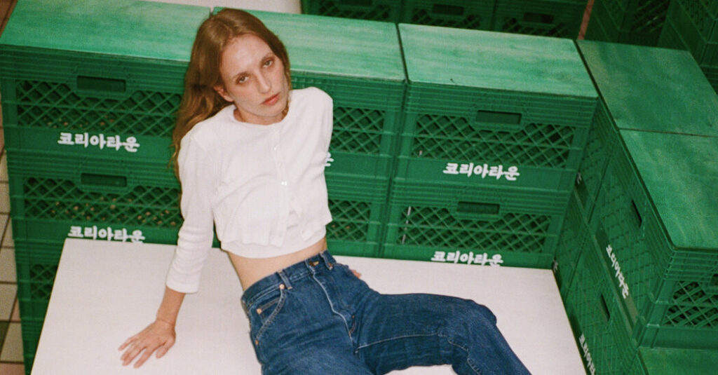 She Invented a Dark Tale About Fame, Fandom and Young Women