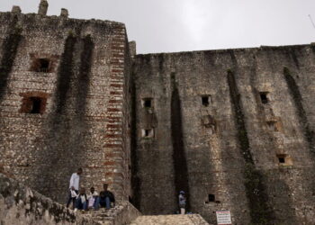 For Haitians, Stampede at Citadelle Laferrière Mars a Bright Spot