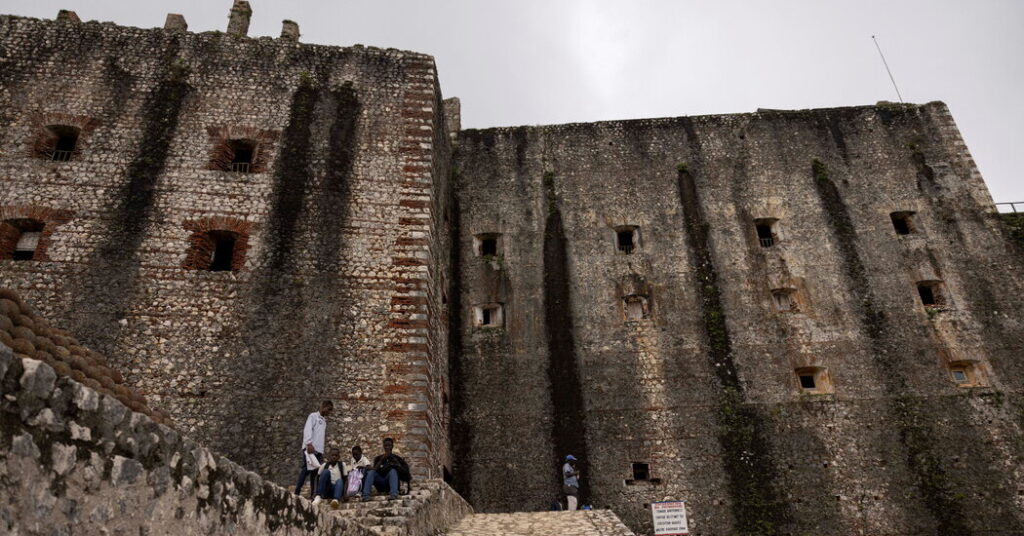 For Haitians, Stampede at Citadelle Laferrière Mars a Bright Spot