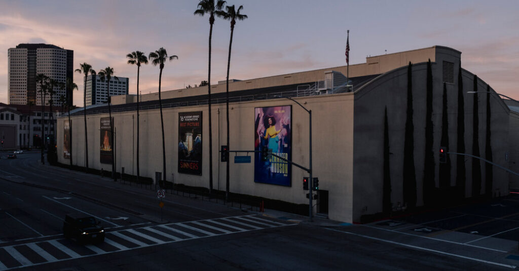 Hollywood Heavyweights Sign Letter Opposing Paramount’s Deal for Warner Bros.