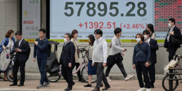 Oil Prices Slip and Stocks Gain as Investors Eye Possible Path to Peace