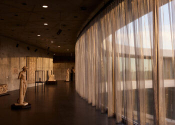 Daring and Dazzling, a New LACMA Floats Above Los Angeles