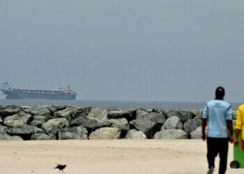 State of U.S. Blockade Is Unclear as Some Ships Transit Strait of Hormuz