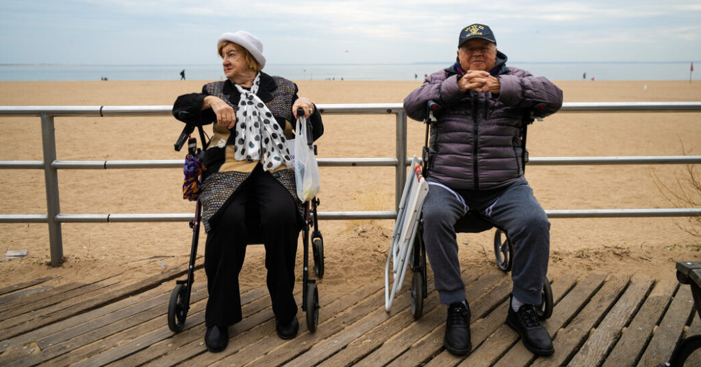 80s Tomorrow, 50s Next Week? New York Rides a Weather Roller Coaster.