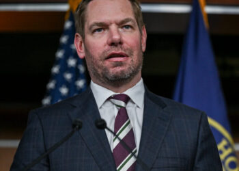 Swalwell’s Exit Injects ‘Chaos’ Into California Governor’s Race