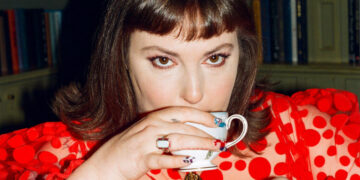 In ‘Famesick,’ Lena Dunham Diagnoses Celebrity, Illness and Herself