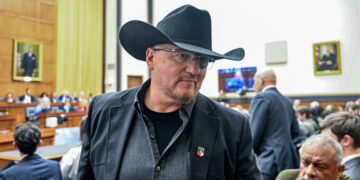 Justice Dept. Moves to Vacate Jan. 6 Convictions for Far-Right Extremists