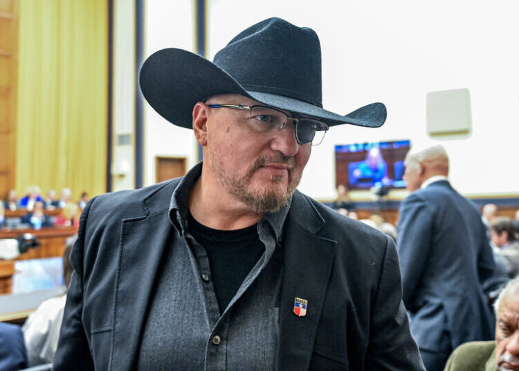 Justice Dept. Moves to Vacate Jan. 6 Convictions for Far-Right Extremists