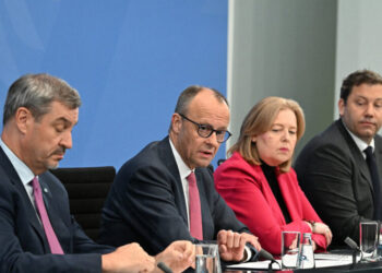 Debt Alarms Ring as Countries Rack Up More Emergency Spending