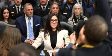 Labor Dept. Investigates Texts Among Secretary’s Family and Staff