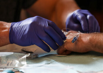 Analysis of Alzheimer’s Drugs Stirs Debate About Their Effectiveness