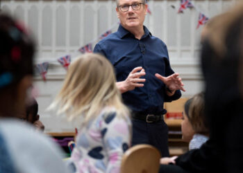 Starmer Summons U.S. Social Media Companies Over Child Safety Online