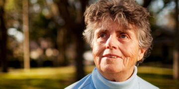 Iris Long, Scientific Mentor to AIDS Activists, Dies at 92