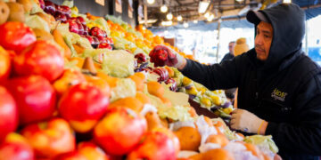 White House Shrugs Off Shaky Economy as War Exceeds Trump’s Timeline