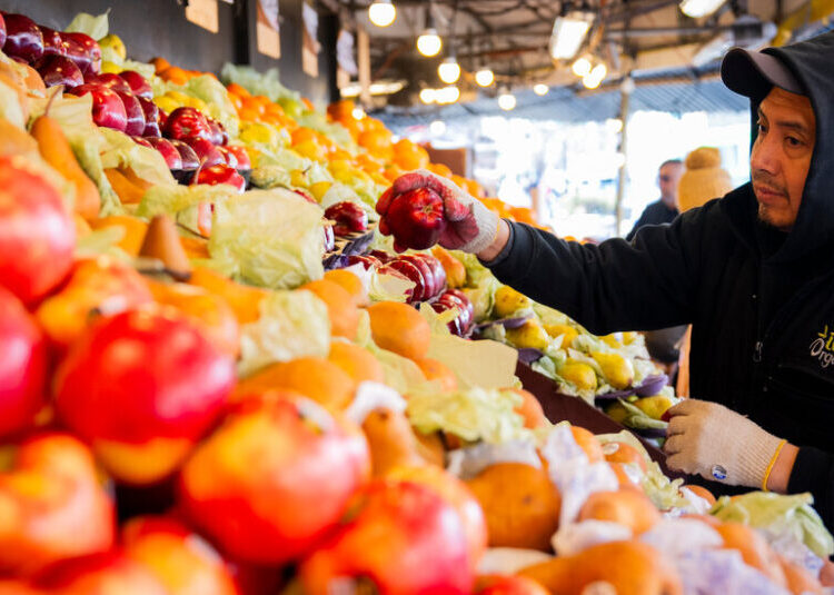 White House Shrugs Off Shaky Economy as War Exceeds Trump’s Timeline