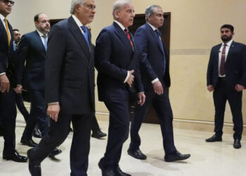 Pakistan Looks to Play Peacemaker Between U.S. and Iran, Again