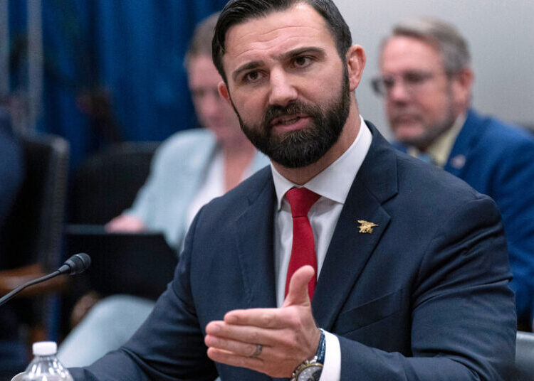 Trump to Pick Ousted FEMA Head to Lead Agency Again