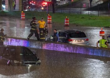Drivers Stranded as Flooding Closes Major Highway in Milwaukee