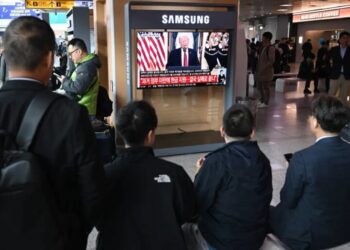 Asian markets drop after Trump signals he’ll bomb Iran ‘back to the stone ages’, tells other countries to ‘take the lead’ in reopening Hormuz