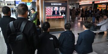 Asian markets drop after Trump signals he’ll bomb Iran ‘back to the stone ages’, tells other countries to ‘take the lead’ in reopening Hormuz