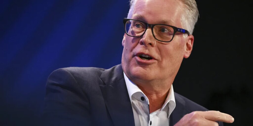 How Delta CEO Ed Bastian built a massive partnership with American Express that now generates over 10% of the airline’s revenue