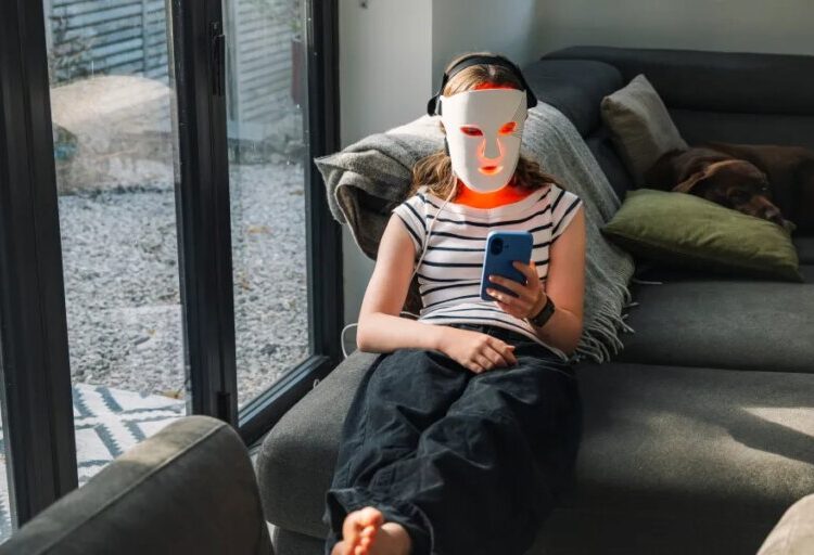 The Benefits of Red Light Therapy: Expert-Approved Advice