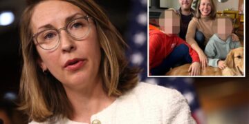 Michigan Rep. Hillary Scholten reveals husband ‘suddenly’ left family then filed for divorce