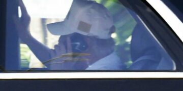 This hero became a pathetic wretch with just one phone call to Trump