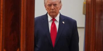 Trump warns Iran it has 48 hours left as airman remains missing