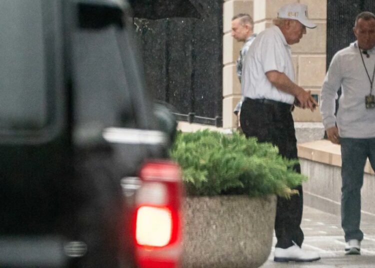 Trump spotted skipping Easter service in lieu of ‘bizarre tour’ of DC: report