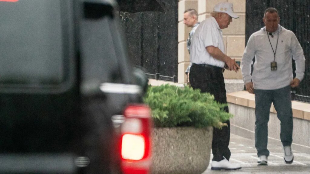 Trump spotted skipping Easter service in lieu of ‘bizarre tour’ of DC: report