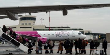 Italy sets jet fuel limits at some airports on supply gap