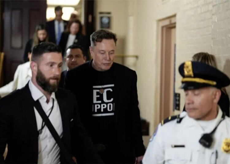 Musk’s armed bodyguards allowed to roam federal buildings without training: report