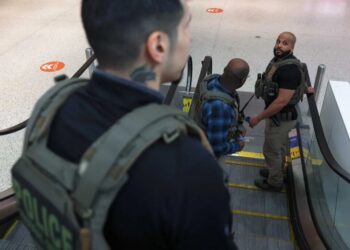 Trump runs into ‘major problem’ as he fails to make good on DHS promise: analyst