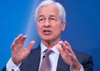 JPMorgan CEO Jamie Dimon predicts AI will cut the workweek down to 3.5 days—and tells Gen Z developing EQ is more important than ever