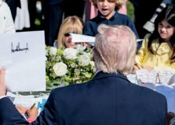 Trump rants to young kids about Biden at White House Easter event