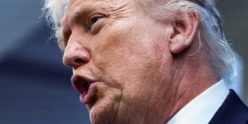 ‘Give it up or go to jail’: Trump issues open threat to journalist at White House event