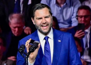 JD Vance flubs as he puts Trump on speakerphone — without his knowledge: ‘I’m just …uh’