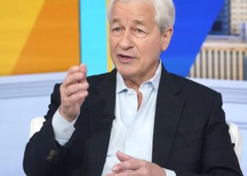 Jamie Dimon says the best teams work like Navy SEALs, not sprawling ‘flat’ corporations